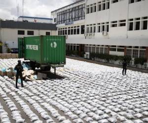 Los paquetes con la sustancia fueron enviados, bajo cadena de custodia, al Instituto Nacional dominicano de Ciencias Forenses (Inacif) para adelantar las pruebas correspondientes. Foto cortesía