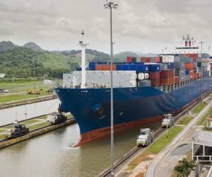 Canal de Panamá disminuye progresivamente el calado de los buques por la sequía