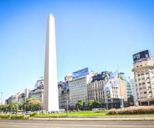 El Instituto Nacional de Estadística y Censos indicó que los 418.800 turistas que ingresaron en Argentina en el cuarto mes del año supusieron un descenso del 4,8 % con respecto al mismo periodo de 2024. Foto de EvelynDutra / Getty Images/iStockphoto