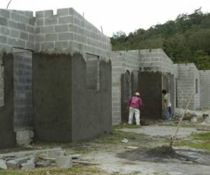 Estos recursos se canalizan al sistema financiero a través del Banco Hondureño para la Producción y la Vivienda (Banhprovi). (Foto: laprensa.hn).