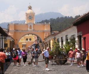 Guatemala prevé la llegada de 40 mil salvadoreños por feriado agostino