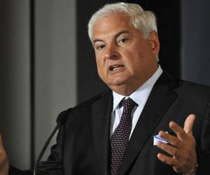 Panama's President Ricardo Martinelli arrives to meet Italy's Prime Minister Silvio Berlusconi at Chigi palace in Rome September 11, 2009. REUTERS/Remo Casilli (ITALY POLITICS)