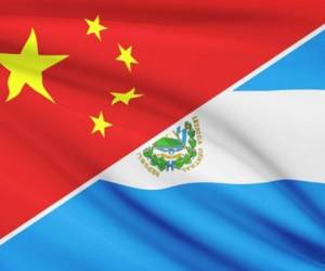 Chinese Vice President Wang Qishan (C-R) with Medardo Gonzalez (C-L), a Salvadoran politician, Secretary General of the ruling party of El Salvador, and El Salvador Foreign Minister Carlos Castaneda (2-L) during the meeting at the Zhongnanhai Leadership Compound in Beijing on August 21, 2018. China and El Salvador established diplomatic relations August 21 as the Central American nation ditched Taiwan in yet another victory for Beijing in its campaign to isolate the island. / AFP PHOTO / EPA POOL / Roman PILIPEY