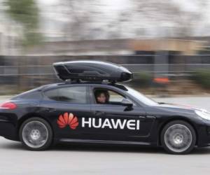 Huawei puso a prueba la capacidad del Mate 10 Pro y demostró que su procesador y capacidades de inteligencia artificial pueden conducir un vehículo autónomo. La firma adecuó un Porsche Panamera para la demostración en el MWC 2018.