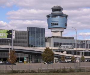 Fotografía de archivo de un aeropuerto en Nueva York. EFE/SARAH YENESEL