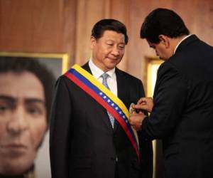 Mientras EE.UU. presiona a Venezuela con el petróleo, China financia su debacle. (Foto: Archivo)