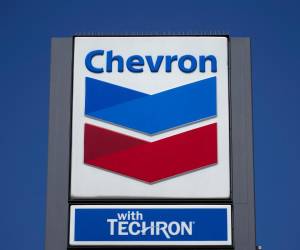 Desde que EE.UU. impuso sanciones a la industria petrolera de Venezuela, bajo el primer gobierno de Trump, Washington ha permitido que Chevron mantenga su presencia en el país suramericano. Imagen de archivo. Foto de EFE/EPA/ALLISON DINNER