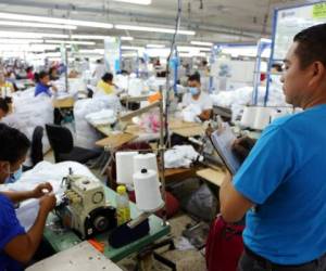 El sector maquilador está invirtiendo mucho y el flujo económico se ve traducido en la generación de empleos, que para este año esperan supere los 15.000. (Foto: La Prensa).