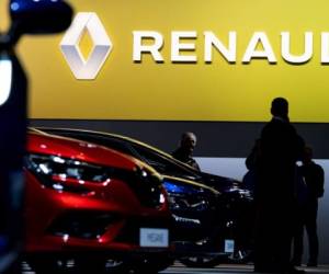 A photo shows cars in a Renault-Dacia dealership in Vitry-Sur-Seine, near Paris, on November 23, 2020. - Dealerships wait for the sales to resume as showroom are closed during the lockdown in France aimed at curbing the spread of the Covid-19 pandemic caused by the novel coronavirus. (Photo by ERIC PIERMONT / AFP)