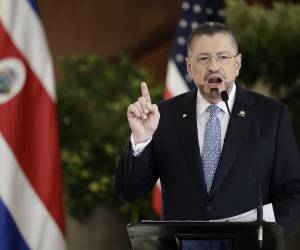 <i>Esta es la segunda vez que el presidente de Costa Rica, Rodrigo Chaves, supera un proceso de levantamiento de su inmunidad. EFE/ Jeffrey Arguedas</i>