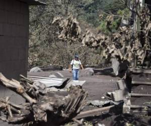A view of the Fuego Volcano erupting, as seen from El Rodeo municipality, in Escuintla department, 45 km southwest of Guatemala City on November 19, 2018. - Guatemalan authorities on Monday declared a red alert after the Fuego volcano erupted again, forcing almost 3,000 residents to flee. (Photo by Johan ORDONEZ / AFP)