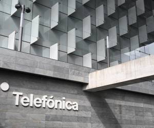 <i>Imagen de archivo de la sede de Telefónica en Madrid. EFE/ Fernando Villar</i>