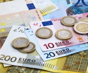 Croacia adopta el euro y entra al espacio Schengen de libre circulación europea