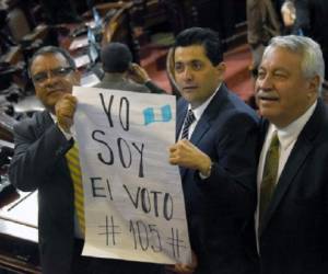 Para levantar los fueros al mandatario se requiere una mayoría especial de dos tercios de los votos de los diputados (105 en 158). (Foto: AFP).