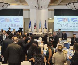 <i>Fotografía que muestra asistentes al Foro de Integración Energética del Triángulo Norte este martes, en Tegucigalpa (Honduras). EFE/ Gustavo Amador</i>