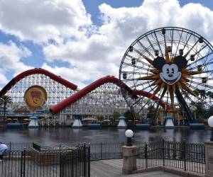<i>Fotografía de las instalaciones del Disneyland California Adventure Park este martes, en Anaheim (Estados Unidos). El parque temático de Disneylandia en California arranca este viernes con las celebraciones del aniversario número 70 fusionando la nostalgia de sus orígenes con una gran fiesta dedicada a la felicidad. EFE/ Mónica Rubalcava</i>