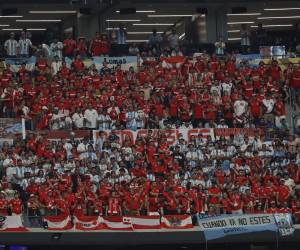 <i>Aficionados de ambas selecciones en las gradas en el partido del Mundial 2026 entre Argentina y Austria, este lunes en Arlington, Texas. EFE/Mariscal</i>