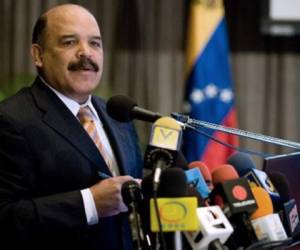 El presidente del Banco Central de Venezuela BCV) Nelson Merentes en una conferencia de prensa el 8 de junio de 2010 en Caracas. (Foto: AFP)