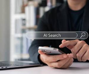 <i>La búsqueda dejó de ser exclusivamente escrita y hoy integra imágenes, voz y video en tiempo real. Thapana Onphalai / Getty Images</i>