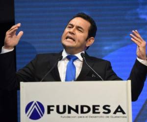 Jimmy Morales prometió una lucha frontal contra la corrupción y acceso al crédito para los microemprendedores. (Foto: AFP)