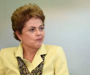 Brasil, la séptima mayor economía del mundo, se encuentra sumido en la recesión y atraviesa una fuerte crisis de gobernabilidad, con la presidenta Dilma Rousseff enfrentando un escándalo de corrupción.