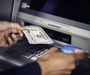 <i>Los migrantes guatemaltecos enviaron en el primer semestre de este año a Guatemala US$12.978,5 millones en remesas. Foto de vm / Getty Images/iStockphoto</i>