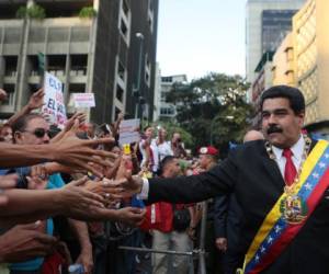 Venezuela obtiene 96% de sus divisas del petróleo, y la caída de más de 60% del precio del crudo desde junio de 2014 afecta seriamente sus cuentas. (Foto: AFP).