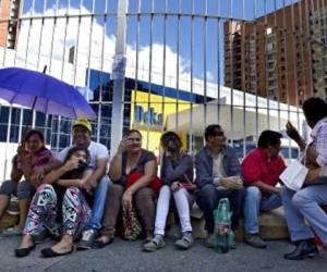 La inflación anual superó el 60% y la popularidad de Maduro cayó por debajo del 30%. La tolerancia social, al límite. (Foto: AFP)