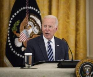 Los directores ejecutivos de Apple Inc.y Microsoft Corp., Tim Cook y Satya Nadella respectivamente, planean asistir a una reunión esta semana en la Casa Blanca con el presidente Joe Biden para discutir los esfuerzos de las empresas privadas para mejorar la seguridad cibernética, luego de un aumento dramático el año pasado en el ransomware y los ataques en línea, según personas familiarizadas con el tema.