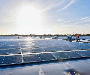 <i>La capacidad instalada de 1 MWp en paneles solares equivale, en términos de generación, a abastecer de electricidad a entre 300 y 400 hogares costarricenses durante un año. Foto de cortesía</i>