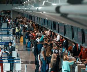 <i>Más pasajeros, mayor conectividad y mejoras operativas definieron la temporada alta en el principal punto de ingreso de Costa Rica. Foto de cortesía</i>