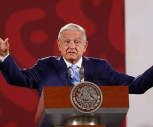 El presidente de México Andrés Manuel López Obrador participa durante una rueda de prensa en Palacio Nacional, hoy en la Ciudad de México (México). EFE/ Isaac Esquivel