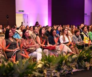 <i>Desde 2016, los encuentros presenciales de Mujeres Desafiantes en El Salvador, Honduras, Guatemala y Costa Rica han convocado a más de 100 panelistas y 3.000 asistentes. (Foto: E&amp;N)</i>