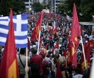El gobierno griego liderado por Syriza mantiene un pulso con los acreedores desde que llegó al poder a fines de enero, tras hacer campaña con la promesa de poner fin a cinco años de austeridad. (Foto: AFP).
