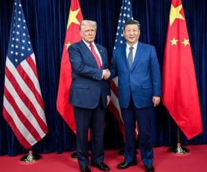 <i>Trump rebajó del 20 % al 10 % los aranceles impuestos al gigante asiático por el tráfico de fentanilo, un potente opioide sintético, tras obtener de Xi el compromiso de reforzar los controles y precursores químicos vinculados al narcotráfico. Foto de cortesía</i>