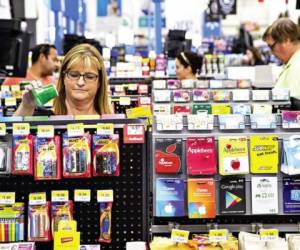 Las medidas son parte de un giro que busca racionalizar las crecientes operaciones de la empresa, organizar el sistema de gestión de inventario y mantener las tiendas limpias y mejor abastecidas. (Foto: laprensa.hn).