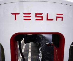 Tesla retira 1340.000 vehículos por falla en pantalla