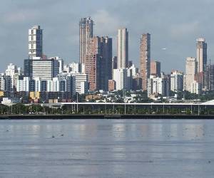 <i>Fotografía de archivo que muestra el río Magdalena y de fondo la ciudad de Barranquilla (Colombia). (EFE/ Mauricio Dueñas Castañeda)</i>