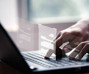 Un PDF malicioso puede parecer inofensivo, pero detrás puede esconder código o scripts maliciosos que puedan explotar vulnerabilidades o descargar malware. Foto de cortesía