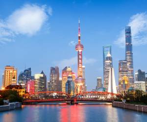 China llega a esta cumbre no solo como el mayor socio comercial de muchos países de la región, sino como un actor que busca ampliar su influencia política y multilateral. Foto de zhaojiankang / Getty Images/iStockphoto