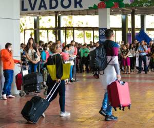 EEUU mantiene alerta de viajar a El Salvador por detenciones ‘presuntamente arbitrarias’
