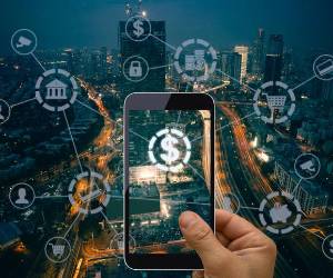 <i>Actualmente, los defraudadores están utilizando inteligencia artificial generativa para hacer que las estafas sean más rápidas, más convincentes y difíciles de detectar. alexsl / Getty Images/iStockphoto</i>