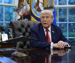 <i>El presidente de EE.UU. Donald Trump advirtió a mediados de enero de que si la Corte se pronunciaba en contra de las tarifas, sería un completo desastre que obligaría al país al reembolso de billones de dólares.. EFE/EPA/YURI GRIPAS / POOL</i>