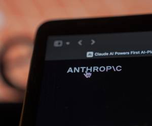 Fotografía de archivo que muestra la pantalla de un ordenador con el logotipo de la inteligencia artificial (IA) Anthropic en Nueva York (Estados Unidos). EFE/ Angel Colmenares