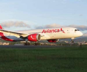 (FILES) In this file photo taken on July 12, 2016 Boeing 787 Dreamliner takes part in a flying display at the Farnborough Airshow, south west of London. - Boeing said Septermber 8, 2020 that it has found new production issues that will impact deliveries of its 787 Dreamliner, in the latest blow to the aviation giant. (Photo by ADRIAN DENNIS / AFP)