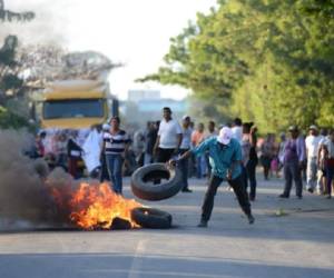 El temor a la expropiación y al desalojo de sus propiedades, heredadas de generación a generación, provocó el surgimiento de un movimiento social campesino en contra del Gran Canal de Nicaragua. En la imagen, protestas del 22 de diciembre. (Foto: AFP).