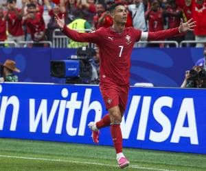 <i>Cristiano Ronaldo, de Portugal, celebra un gol contra Uzbekistán durante el partido de fútbol del Grupo K de la Copa Mundial de la FIFA 2026, disputado en el Estadio de Houston, Texas, EE. UU., el 23 de junio de 2026. (Mundial de Fútbol) EFE/EPA/MIGUEL A. LOPES</i>