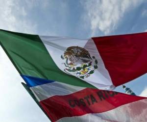 La inversión mexicana en Costa Rica asciende a más de US$1.600 millones y genera aproximadamente 20.000 empleos; es decir un 4,95% de la Inversión Extranjera Directa (IED) total en Costa Rica.