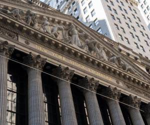 Wall Street cierra en baja golpeada por las tecnológicas