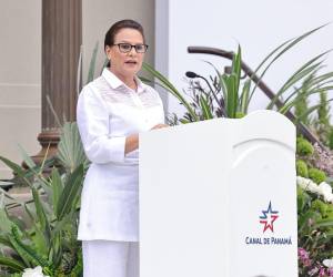 <i>Ilya Espino de Marotta hizo historia al convertirse en la primera mujer en asumir las riendas del Canal de Panamá. Foto de cortesía</i>